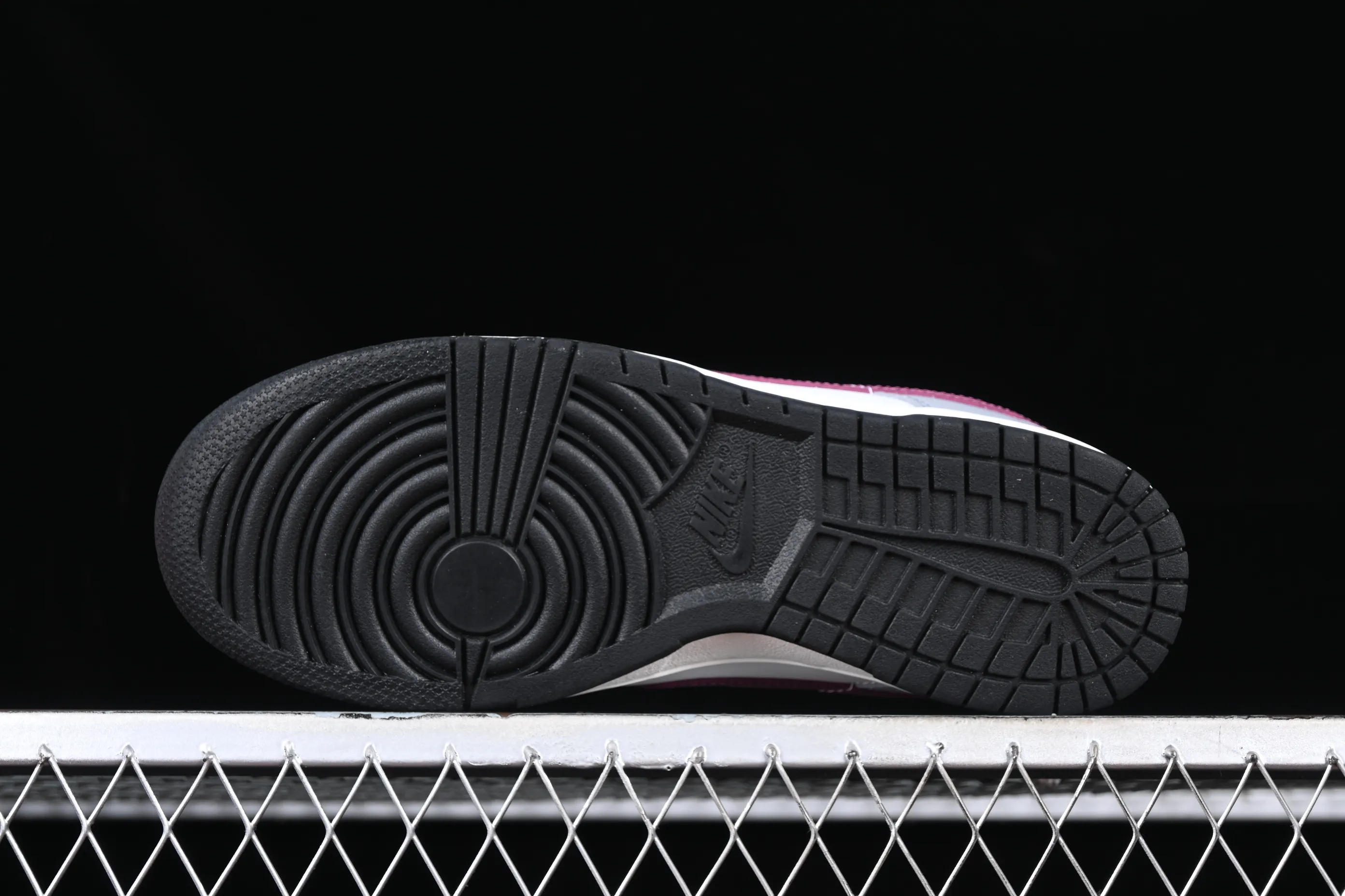 All categories Nk SB Dunk series Nk SB Dunk Low low-top sneakers Nk Dunk Low "Grey White" gray burgundy low-top retro sports and leisure sneakers DD1503-122